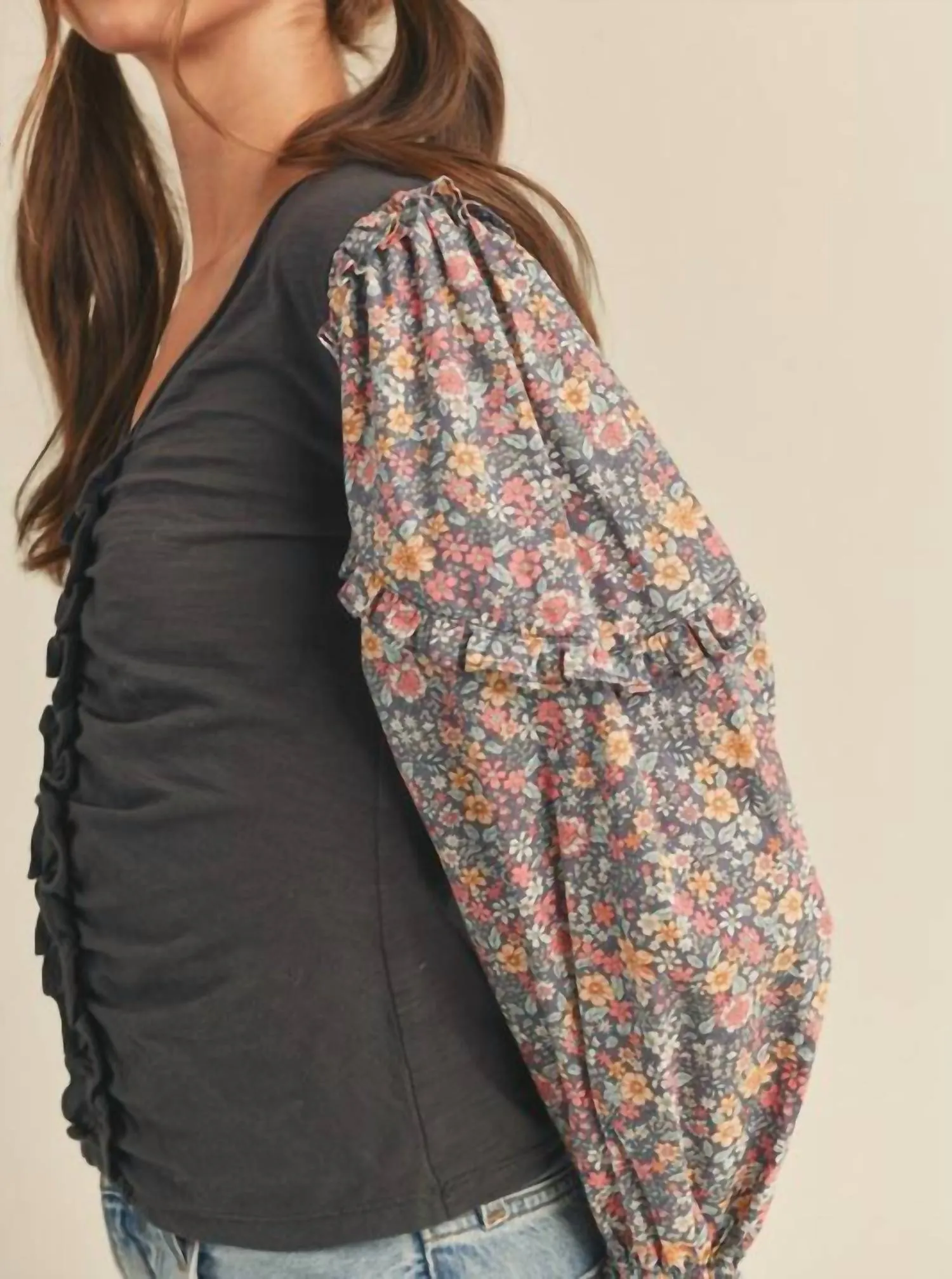&Merci - Floral Puff Sleeve Ruched Top - Graphite Grey