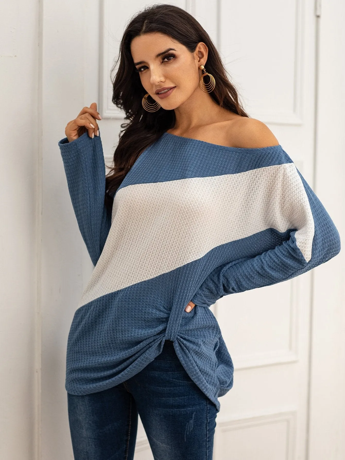 Colour-Block Oblique Shoulder Ruched Tee