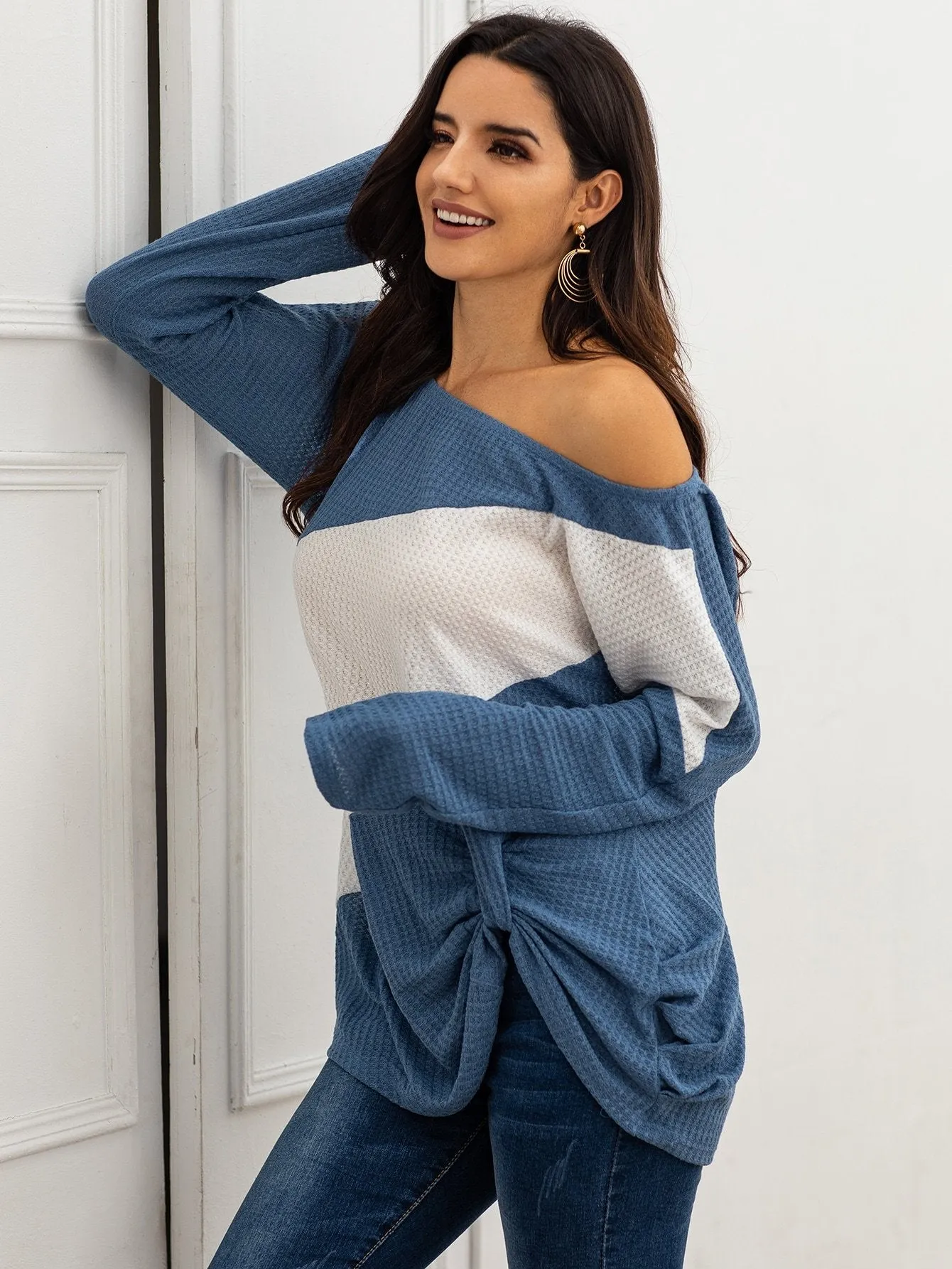 Colour-Block Oblique Shoulder Ruched Tee