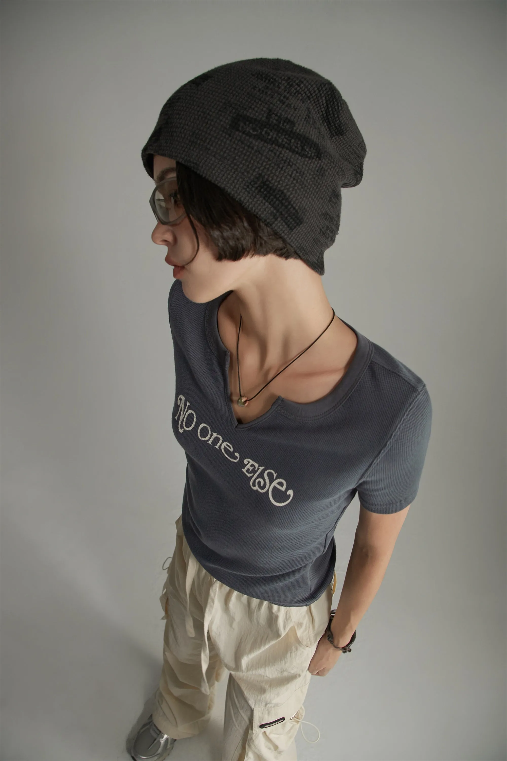 Noe Lettering V- Neck Slim Short Sleeve T-Shirt