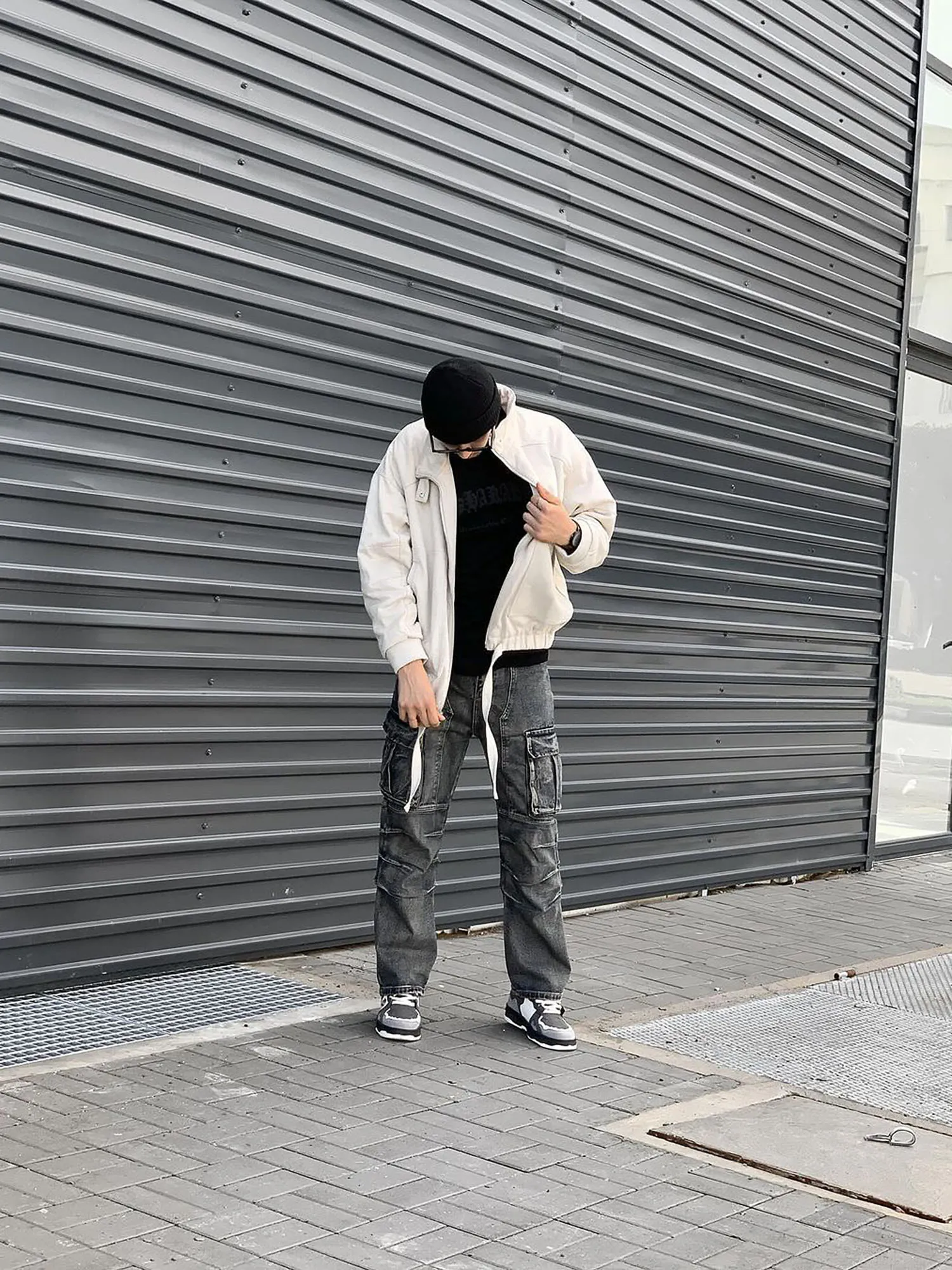 Sneakerhill Washed And Distressed Multi-pocket Jeans - 1698